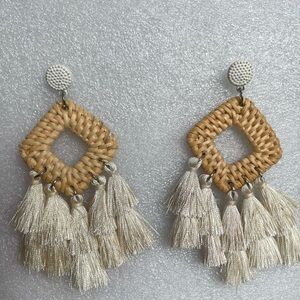 Elegant Woven Tassel Necklace in Cream